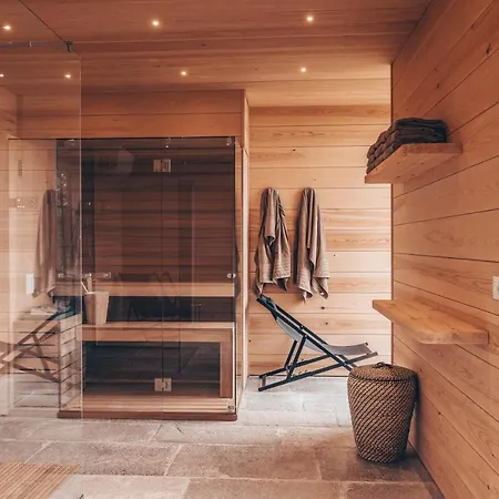 Casa Rampolina 게스트하우스 4*